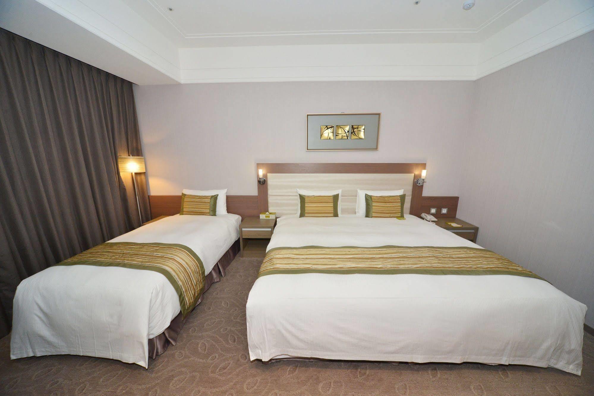 Grace Hotel Zhonghe Zhonghe  Eksteriør billede